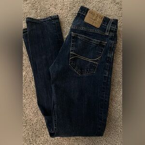Hollister Womens Dark Blue Jeans boot cut 
Pockets, button fly! Size 30x32